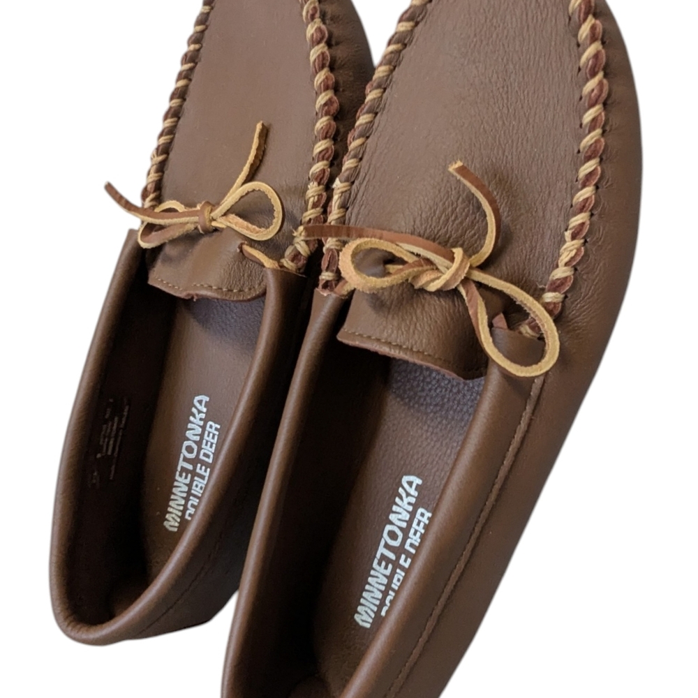 Minnetonka Men 9 Brown Leather Moccasin Loafers with Tan Laces - Picture 2 of 6